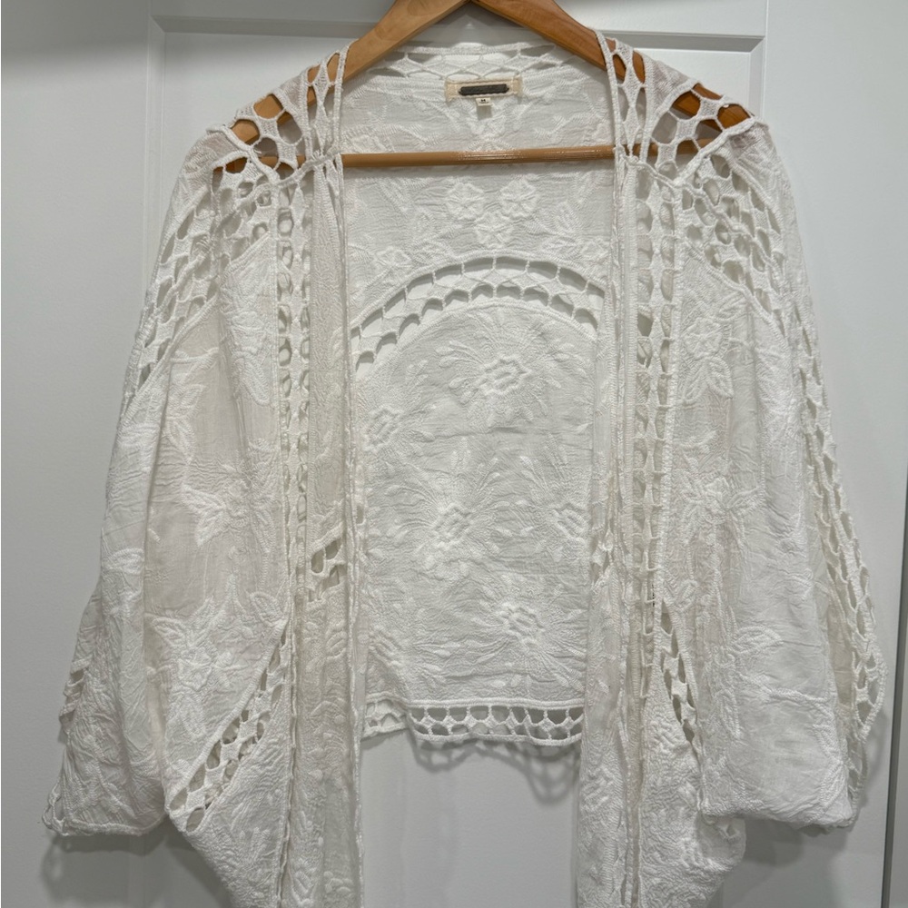 Amber Shu White Lace top